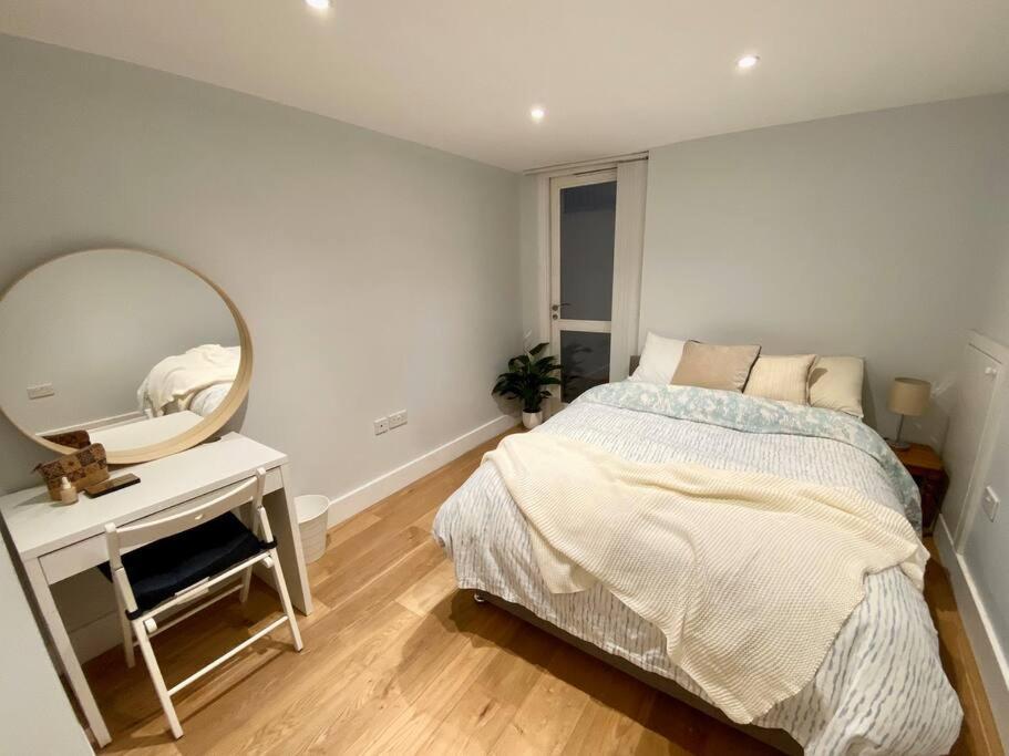 2Bdr Modern Apartment In Hammersmith West 런던 외부 사진