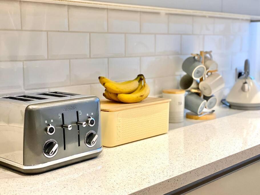 2Bdr Modern Apartment In Hammersmith West 런던 외부 사진