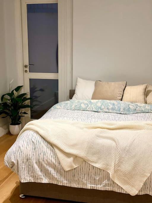 2Bdr Modern Apartment In Hammersmith West 런던 외부 사진